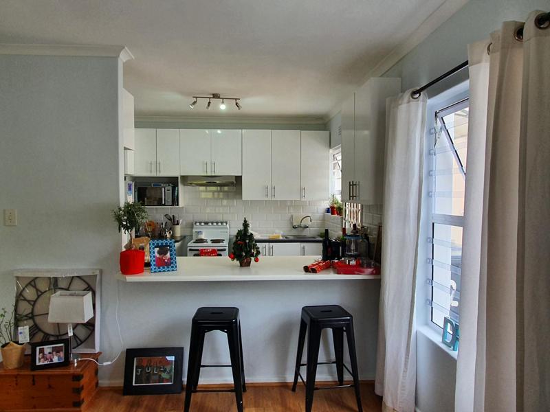 To Let 2 Bedroom Property for Rent in Lakeside Western Cape